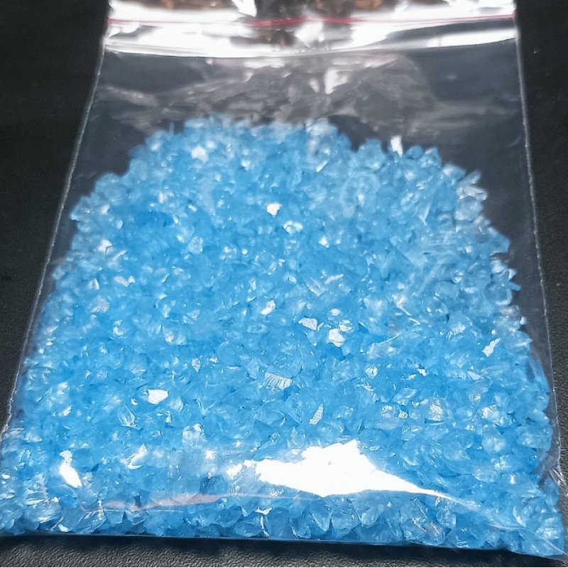 Dekorativ kristal Şüşə qırığı Mavi rəng 100 qram